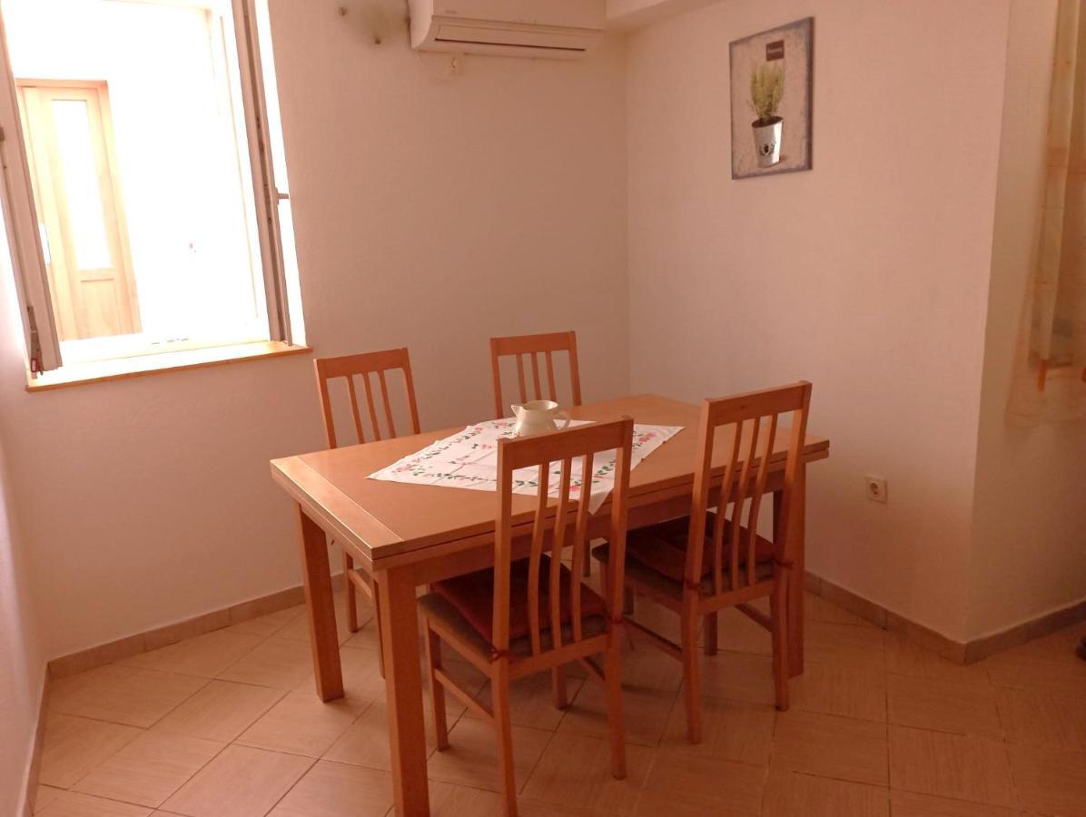 Ana Apartments Vis Esterno foto