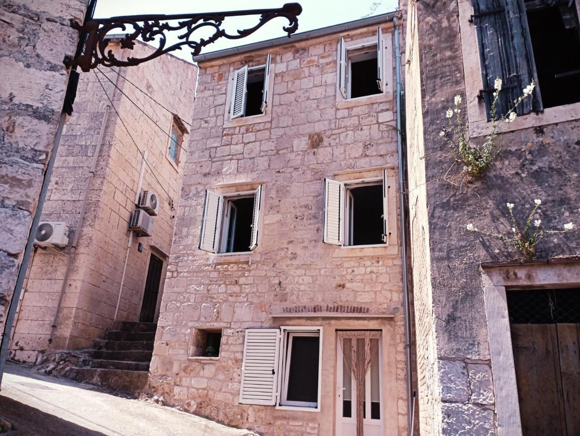Ana Apartments Vis Esterno foto