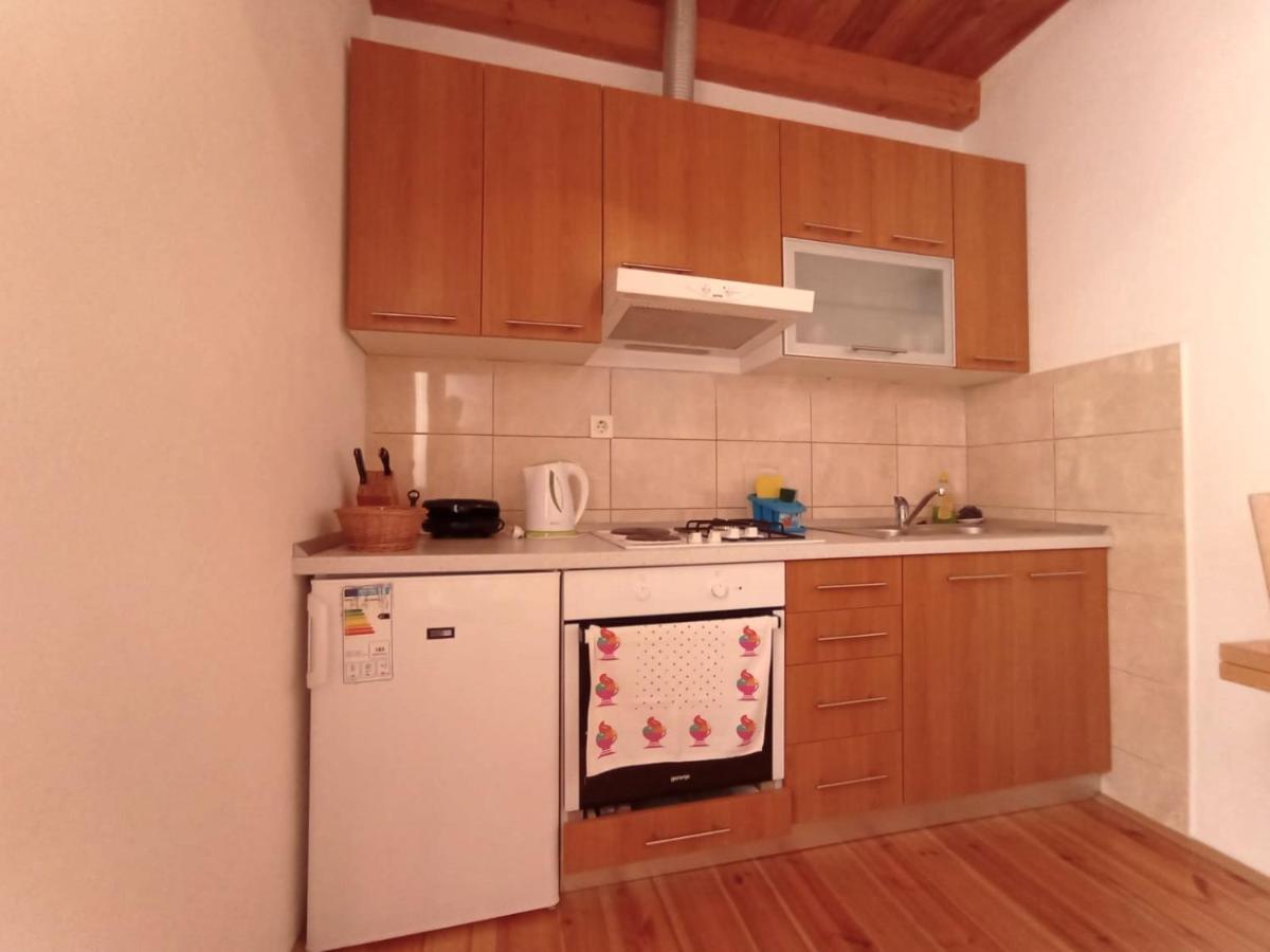 Ana Apartments Vis Esterno foto